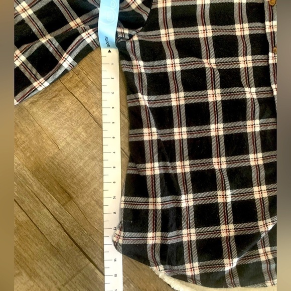 Women's Plaid Fleece Button Down Shirt - Picture 8 of 9